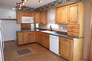 532 S Ward St, Stockton, IL 61085 - Photo 2