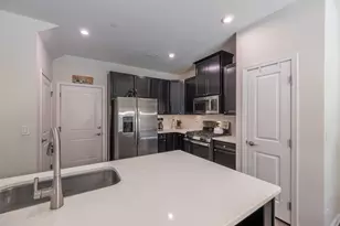 3363 Helene Rieder Dr, Montgomery, IL 60538 - Photo 4