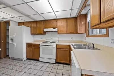 1258 Chalet Road #201, Naperville, IL 60563 - Photo 6