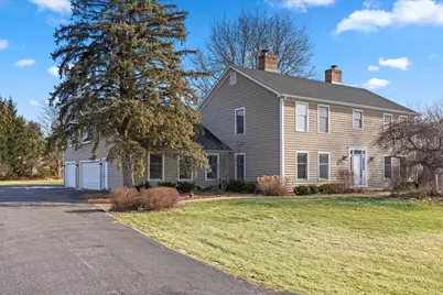 2321 Steeple Chase Circle W, Libertyville, IL 60048 - Photo 2