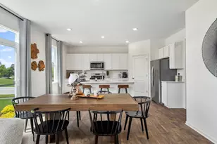 988 Sapphire Ln, Montgomery, IL 60538 - Photo 8