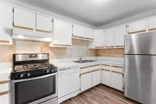 4711 Saint Joseph Creek Dr, Lisle, IL 60532 - Photo 10