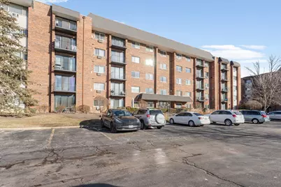 4711 Saint Joseph Creek Drive #5H, Lisle, IL 60532 - Photo 2