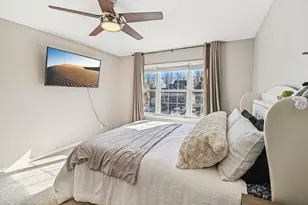 2834 Forestview Dr, Carpentersville, IL 60110 - Photo 22