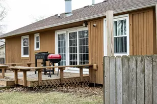 3071 Breezeway Dr, Rockford, IL 61109 - Photo 2