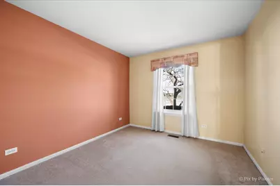 385 Woodview Circle #B, Elgin, IL 60120 - Photo 16