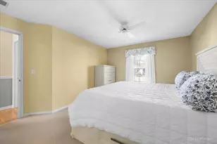 385 Woodview Cir, Elgin, IL 60120 - Photo 12