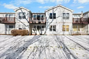 385 Woodview Cir, Elgin, IL 60120 - Photo 28