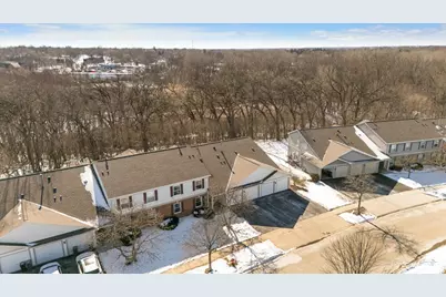 385 Woodview Circle #B, Elgin, IL 60120 - Photo 36