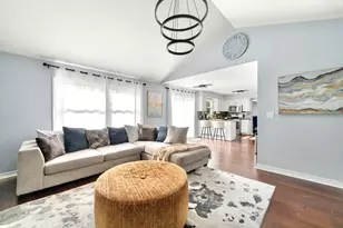 1211 Diane Ln, Elk Grove Village, IL 60007 - Photo 6