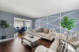 1211 Diane Ln, Elk Grove Village, IL 60007 - Photo 12