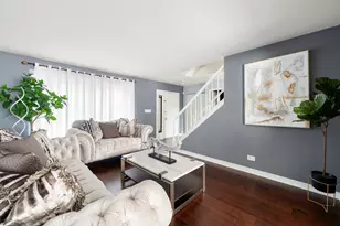 1211 Diane Ln, Elk Grove Village, IL 60007 - Photo 10