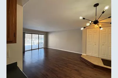 367 Sandhurst Circle #5, Glen Ellyn, IL 60137 - Photo 8