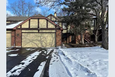 367 Sandhurst Circle #5, Glen Ellyn, IL 60137 - Photo 1