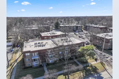 605 W Central Road #C1, Mount Prospect, IL 60056 - Photo 18