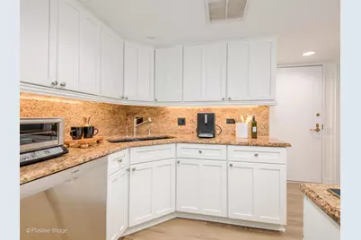 [Address not provided], Chicago, IL 60611 - Photo 8