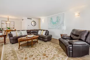 [Address not provided], Chicago, IL 60611 - Photo 4