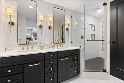 [Address not provided], Chicago, IL 60657 - Photo 16