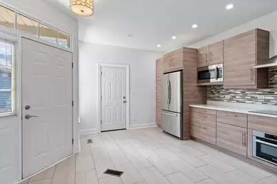 2257 Lake Ridge Drive, Glendale Heights, IL 60139 - Photo 8