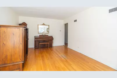 7118 N Merrimac Avenue, Chicago, IL 60646 - Photo 8