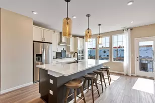 201 Mountain Interval Rd, Schaumburg, IL 60193 - Photo 2