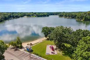 216 Hickory Rd, Oakwood Hills, IL 60013 - Photo 32