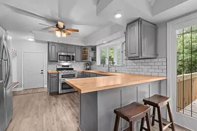 216 Hickory Road, Oakwood Hills, IL 60013 - Photo 2