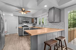 216 Hickory Rd, Oakwood Hills, IL 60013 - Photo 2