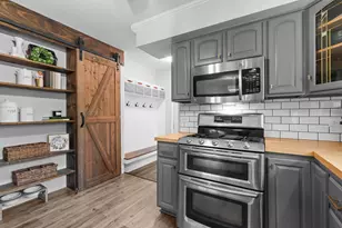 216 Hickory Rd, Oakwood Hills, IL 60013 - Photo 4