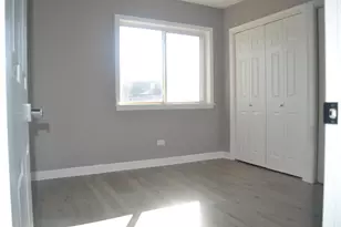 7100 Laverne Ln, Tinley Park, IL 60477 - Photo 6