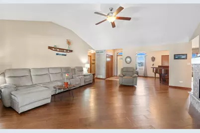 1401 Rolling Pass, Beecher, IL 60401 - Photo 8