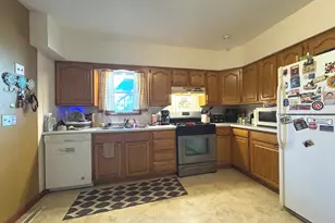 517 W Beaver St, Saint Anne, IL 60964 - Photo 4