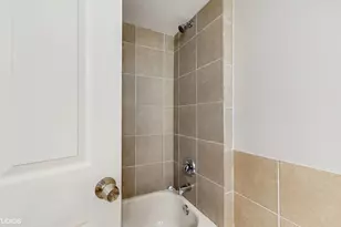 2701 S Hillock Ave, Chicago, IL 60608 - Photo 26