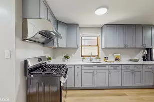 2701 S Hillock Ave, Chicago, IL 60608 - Photo 10