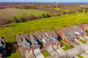 23 Red Tail Dr, Hawthorn Woods, IL 60047 - Photo 4