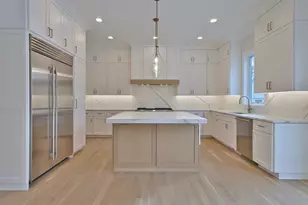 742 S Saylor Ave, Elmhurst, IL 60126 - Photo 2