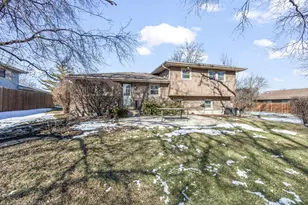 455 E Granville Ave, Roselle, IL 60172 - Photo 22