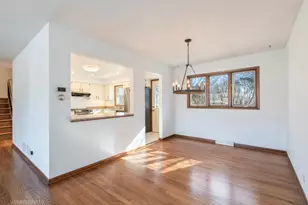 455 E Granville Ave, Roselle, IL 60172 - Photo 4