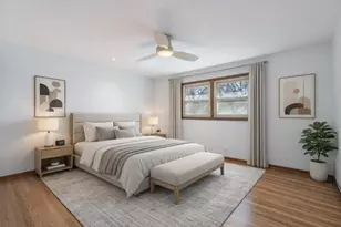 455 E Granville Ave, Roselle, IL 60172 - Photo 8