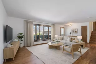 455 E Granville Ave, Roselle, IL 60172 - Photo 2