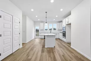 244 Warren Ln, Schaumburg, IL 60193 - Photo 4