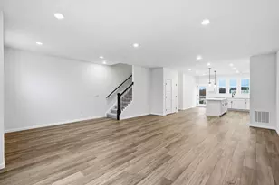 244 Warren Ln, Schaumburg, IL 60193 - Photo 8