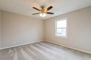 6105 N Wyndwood Dr, Crystal Lake, IL 60014 - Photo 14