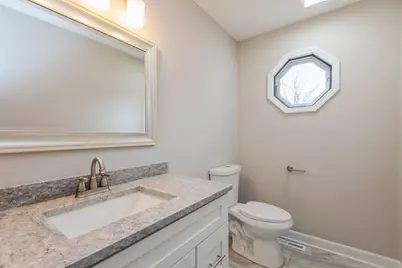 6105 N Wyndwood Drive, Crystal Lake, IL 60014 - Photo 10