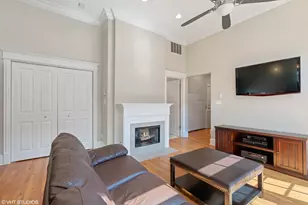 537 W Belmont Ave, Chicago, IL 60657 - Photo 4