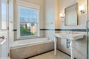 537 W Belmont Ave, Chicago, IL 60657 - Photo 12