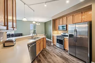 330 S Litchfield Dr, Round Lake, IL 60073 - Photo 12