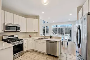 241 Wildflower Ln, La Grange, IL 60525 - Photo 10