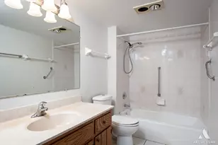 11119 Heritage Dr, Palos Hills, IL 60465 - Photo 12