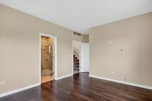 1151 E 46th St, Chicago, IL 60653 - Photo 16